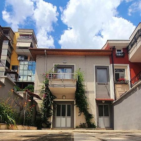 A Cheerful Villa With Free Parking Space Tiranë Eksteriør bilde